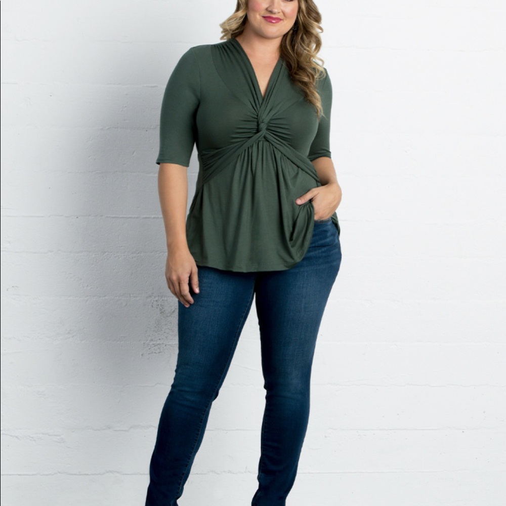 Caycee Twist Top